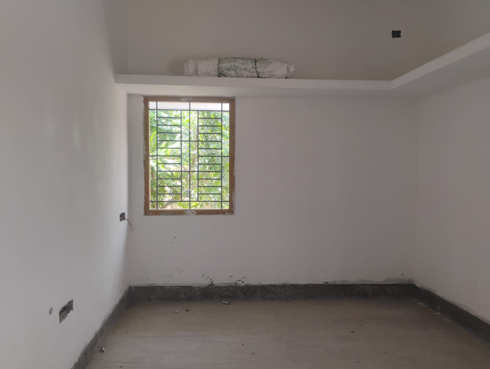 Room with walls finished, awaiting joinery