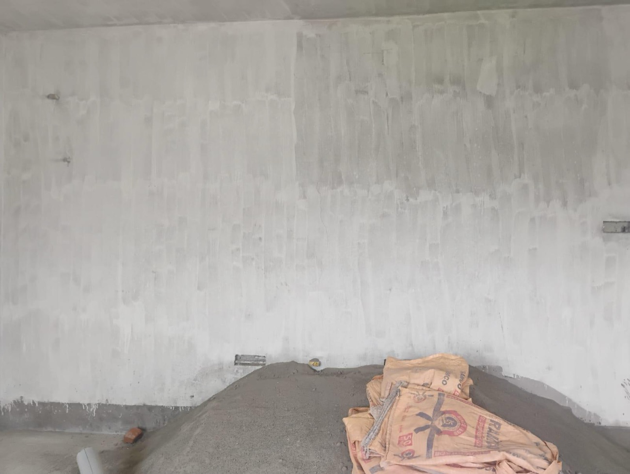 Wall surface levelled and primed