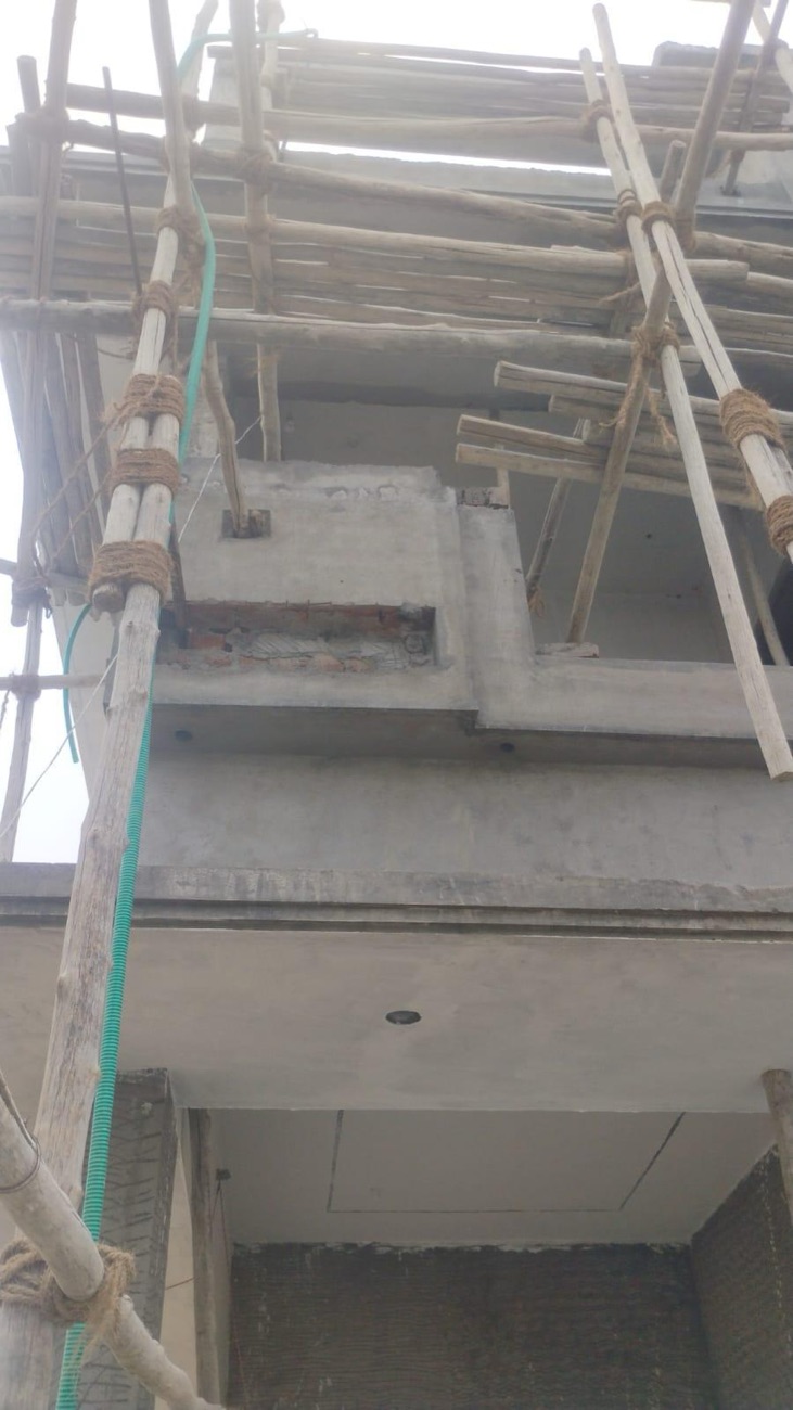 Exterior scaffolding during the works